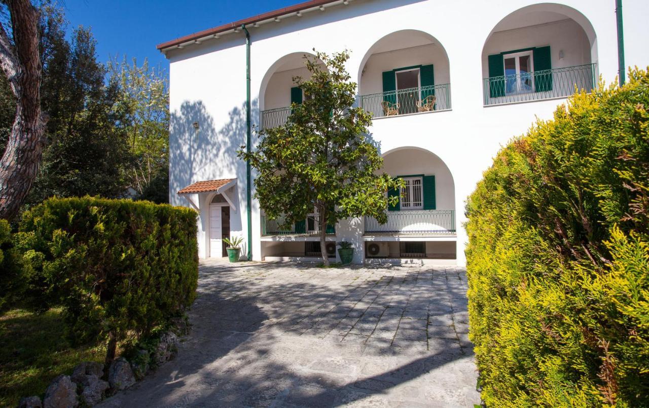 Villa Marta Taranto Bagian luar foto